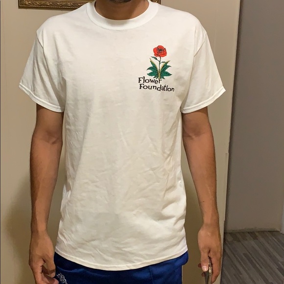 Flower foundation T-shirt - Picture 2 of 3